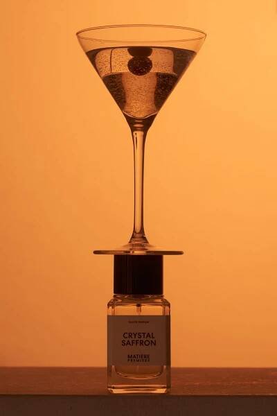 MIXING UP THE MASCULINE AND FEMININE | CRYSTAL SAFFRON – simonaburbaite.com