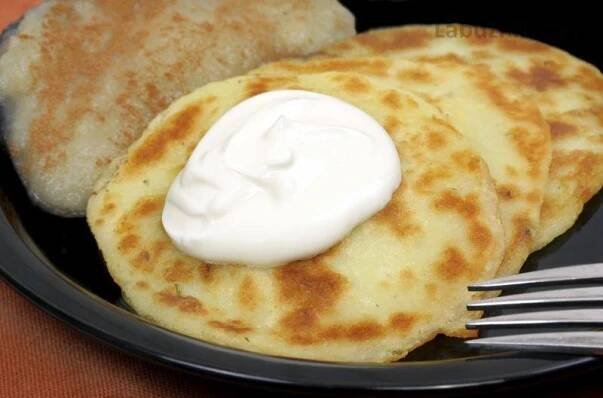 Recept: Bramborové placky z vařených brambor na Labužník.cz