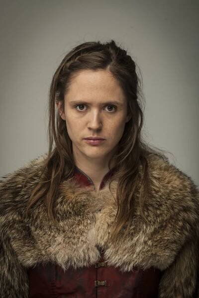 Poslední království - Série 1 - Promo - Emily Cox