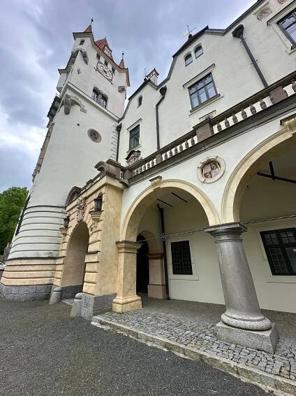 Zámek Žinkovy · Oficiální web · Romantická Perla
