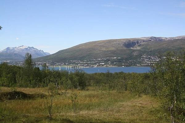 Kvaløya – Wikipedia