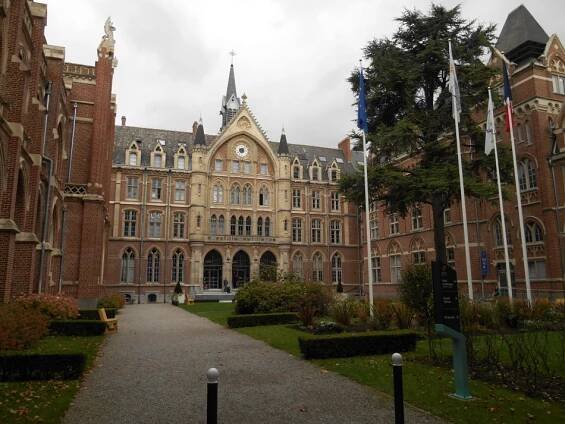 Konference Evropského výzkumného institutu sociální práce (ERIS) pořádaná Katolickou univerzitou v Lille ve Francii. / Evropský