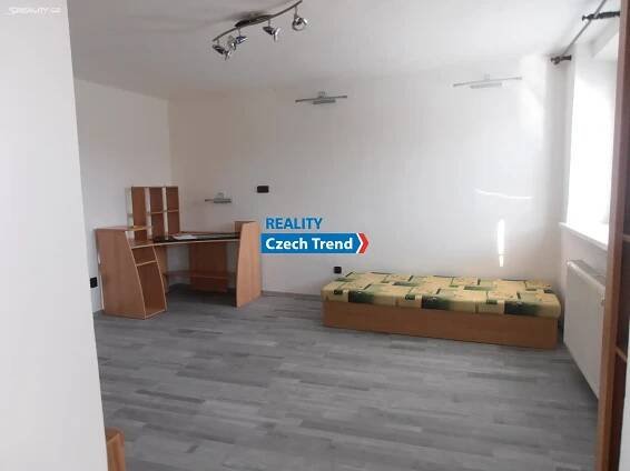 Pronájem Byt 4+1, Doloplazy, okres Olomouc