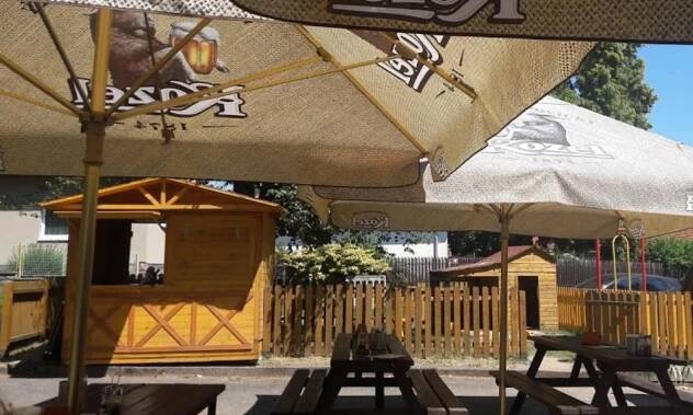 Prodejní stánek jídlo domu rozvoz prodej restaurace hotel praha vyžlovka