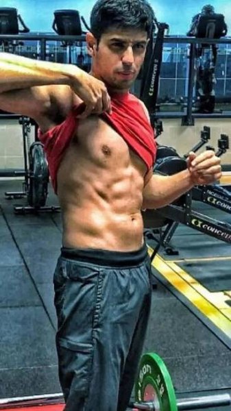 Sidharth Malhotra's fitness mantra is all about workout, diet and discipline