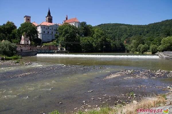 Nejlepší kempy Řeka Sázava | eKempy.cz > autokempy, apartmány, bungalovy, mobilní domy, chatky, ubytování v ČR
