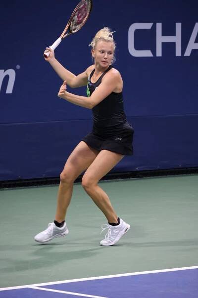 Soubor:Kateřina Siniaková (2023 US Open) 01.jpg – Wikipedie