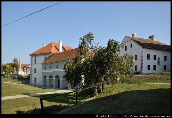 Drnholec – fotografie / hrady-zriceniny.cz