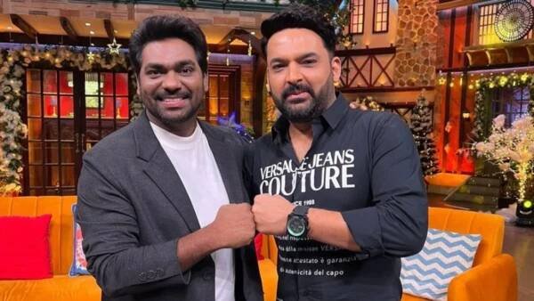 Zakir Khan rocks Madison Square Garden; Hasan Minhaj hails it historic, parents join via video call