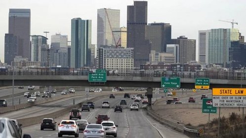 Nejméně dva mrtví a čtyři zranění po střelbě v Denveru - Novinky