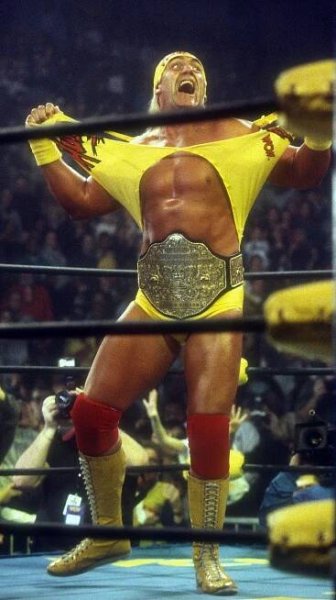 Nejslavnější wrestler Hulk Hogan prý zůstal po operaci zad od pasu dolů ochrnutý