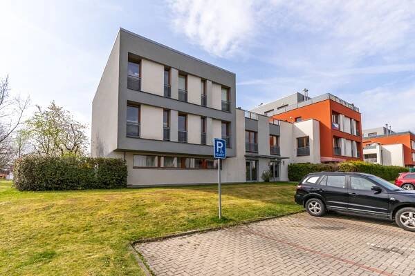 Prodej bytu 3kk, Praha Pitkovice, 88m2 obytná plocha, s lodžií 10m2