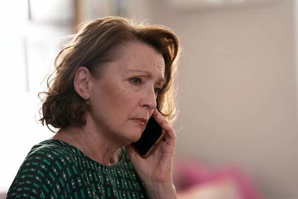 Save Me - Episode 1 - Z filmu - Lesley Manville