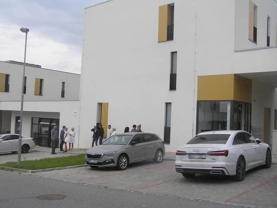Brod otevřel Dům dostupného bydlení. Podívejte se, jak to tam vypadá