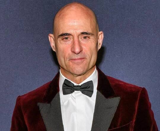 Mark Strong Biography - Facts, Childhood, Family Life & Achievements