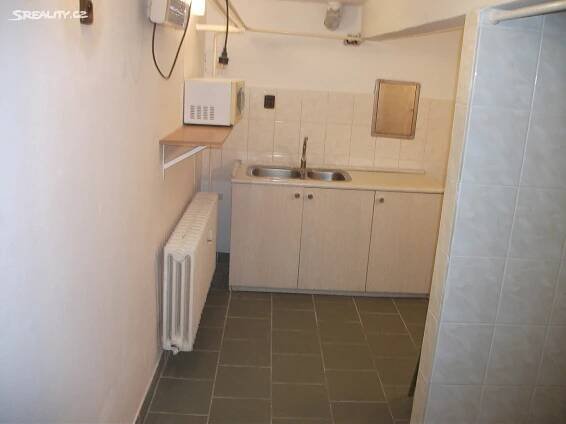 Pronájem bytu 1+1 40 m², Sezemická, Pardubice - Bílé Předměstí
