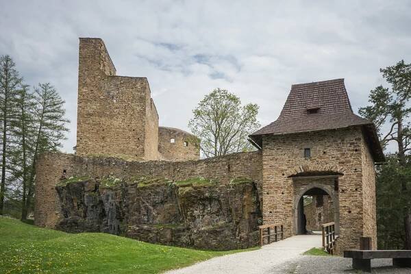 Hrad Velhartice - www.dnesnivylet.cz Tip na výlet pro celou rodinu.