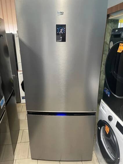 Nepoužitá široká lednice Beko RCNE720E3VZXPN - Ostrava