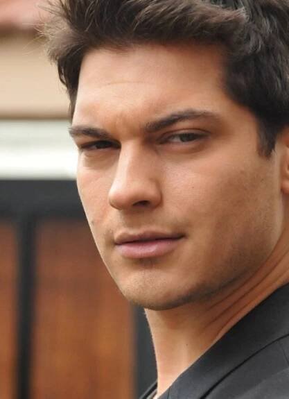 Bensu Soral Beats Yasemin Allen - Turkish Celebrity News