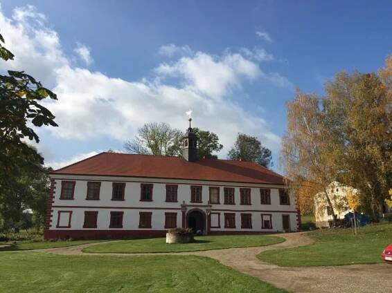 Zámek Třebešice u Divišova | CBT04 s.r.o. - Stavební společnost