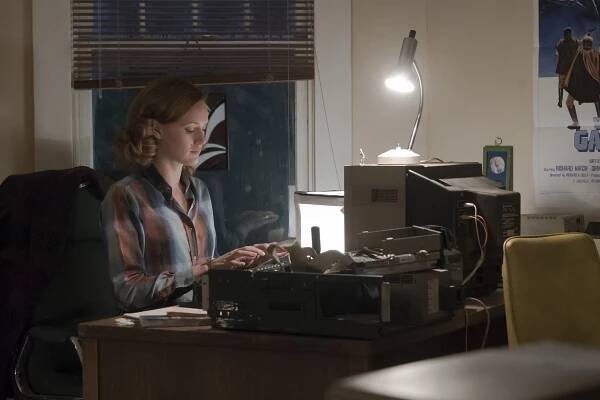 Halt and Catch Fire - PC Rebelové - Play with Friends - Z filmu - Kerry Bishé
