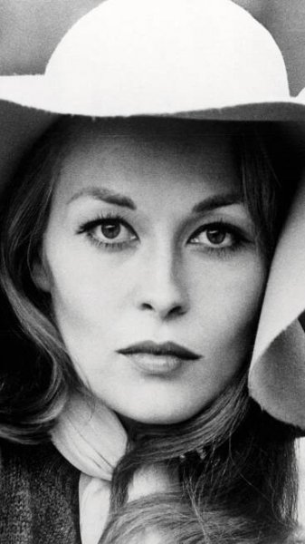 A Snow-Covered Volcano: Faye Dunaway’s Explosive Artistry