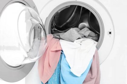 Efektivnější používání sušičky šetří peníze i samotné prádlo