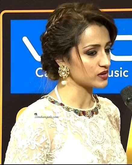 Hot Screen Caps – IndianGalz