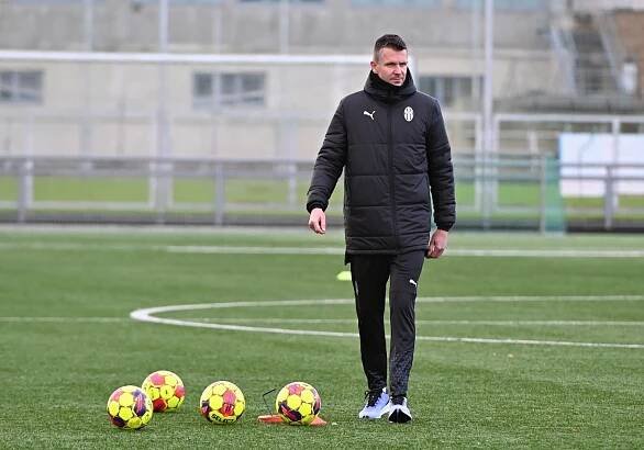 Fotbalisty Mladé Boleslavi povede David Holoubek, který střídá Marka Kuliče - RÁDIO MB