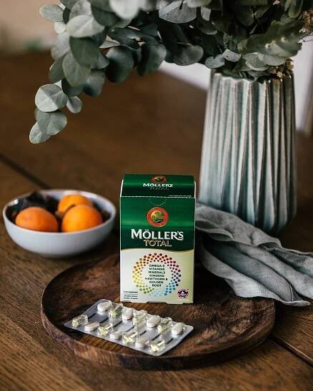 It doesn't get much easier getting your daily dose of omega-3 and essential vitamins and minerals, than with our all-in-one supplement Möller's Total