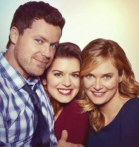 Ty, já a ona - Promo - Greg Poehler, Priscilla Faia, Rachel Blanchard