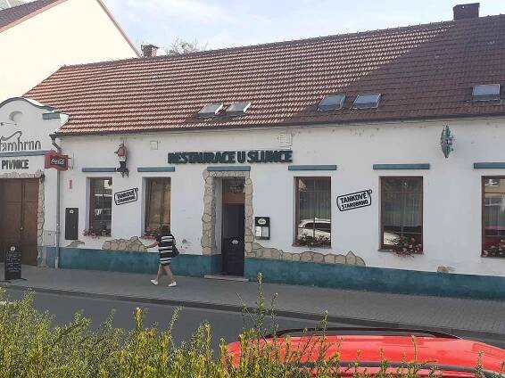 Hospodský smažák je pořád top! V Blansku stojí v poledním menu do 150 korun. Na snímku Restaurace U Slunce.