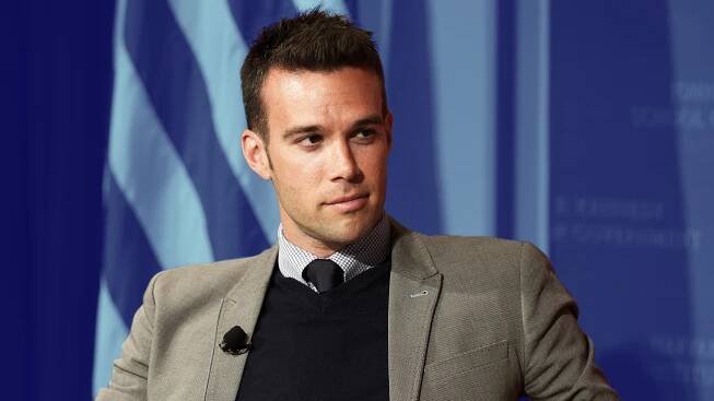 Former Obama Speechwriter Jon Favreau on Trump, Hillary, and Becoming a Podcast Star