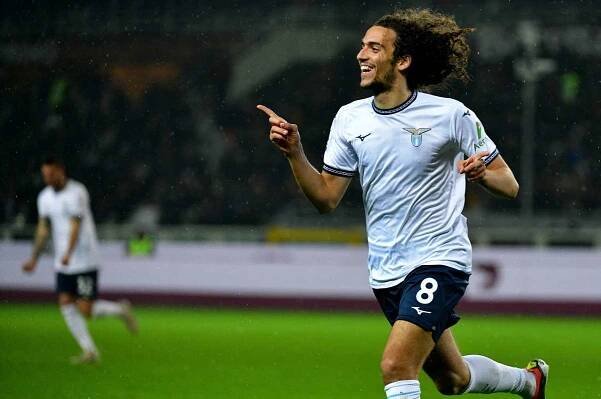 Lazio prolomilo turínskou pevnost, vítěznou branku dal host z Marseille Guendouzi