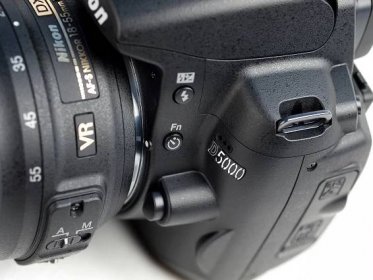 Nikon D5000 Digital SLR Review: Nikon D5000