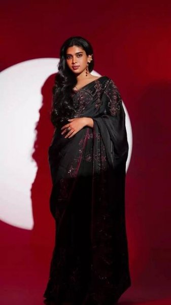Dushara Vijayan Sets a Bold Trend with Her Dazzling Saree Looks