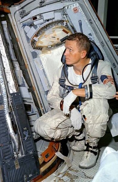 Apollo astronaut Frank Borman dead at 95
