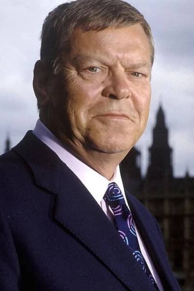 Warren Clarke herec • Filmožrouti.cz