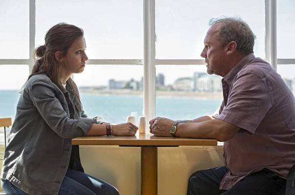 Molly Windsor, Peter Firth - Cheat - Episode 2 - Z filmu