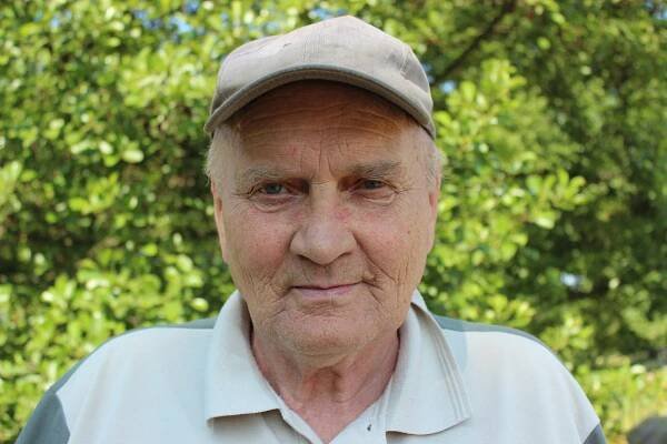 Lidé si zvykají kouřit na předzahrádkách