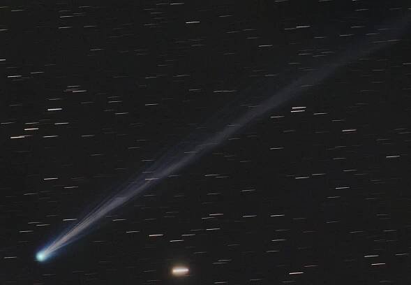 Kolem Země prolétá kometa Nishimura, astronomové ji objevili teprve před měsícem. Vrátí se až za 489 let