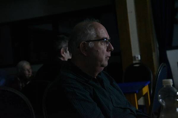 Publicista Pavel Klusák představil ve společenském domě svůj pohled na Semafor