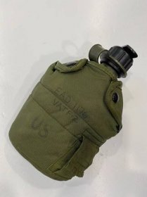 Originál US ARMY 1Q polní láhev s příslušenstvím, použitá - Sběratelství
