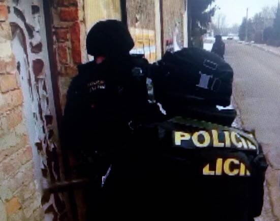 Muž na Znojemsku napadl svou partnerku, protože měl být ozbrojen, zpacifikovala ho zásahová jednotka
