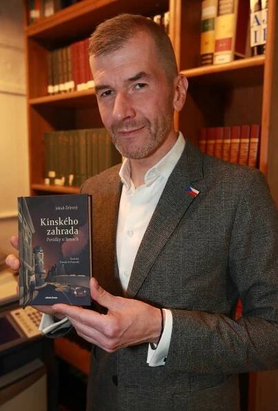 Roman Ondráček a další celebrity, které ničí deprese a alkohol. Vyhrály ty, které pít přestaly