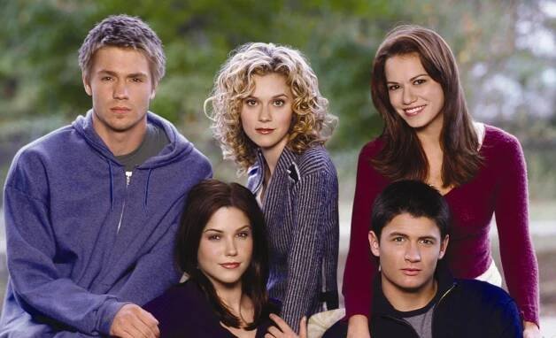 group of friends; american tv drama series 2000s