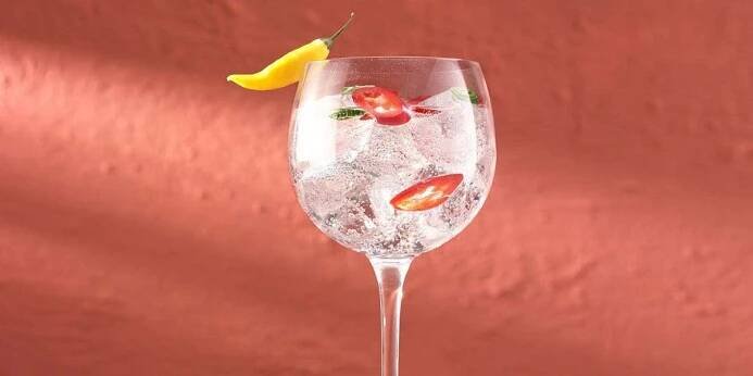 This Chilli, Coriander and Lime G&T Recipe Is The Perfect Match For KETTLE® Thai Sweet Chilli potato chips! - Craft Gin Club
