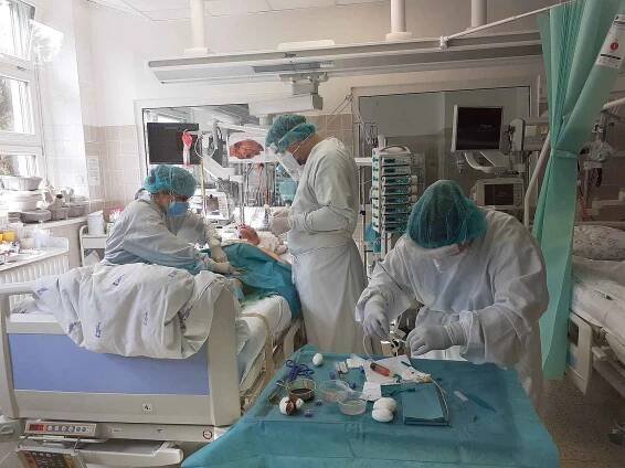 Dvanáct pacientů aktuálně leží s koronavirem v bohunické fakultní nemocnici v Brně.