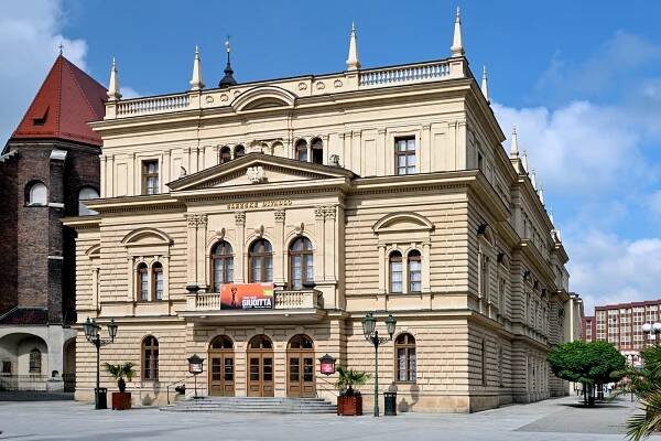 Městské divadlo | Objekty | Opavský architektonický manuál (OPAM)