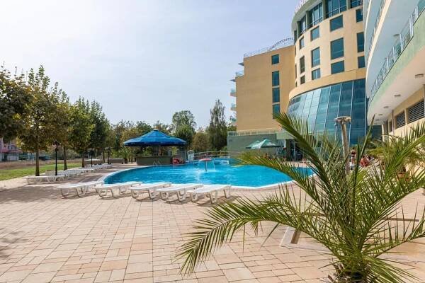 Ivana Palace